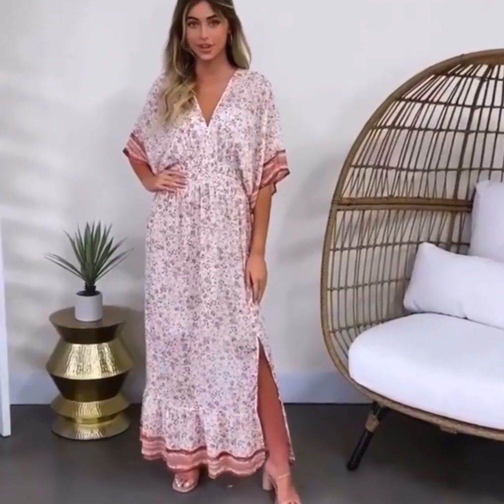 ❤️Pink kaftan style maxi with GOLD METALLIC DETAIL
